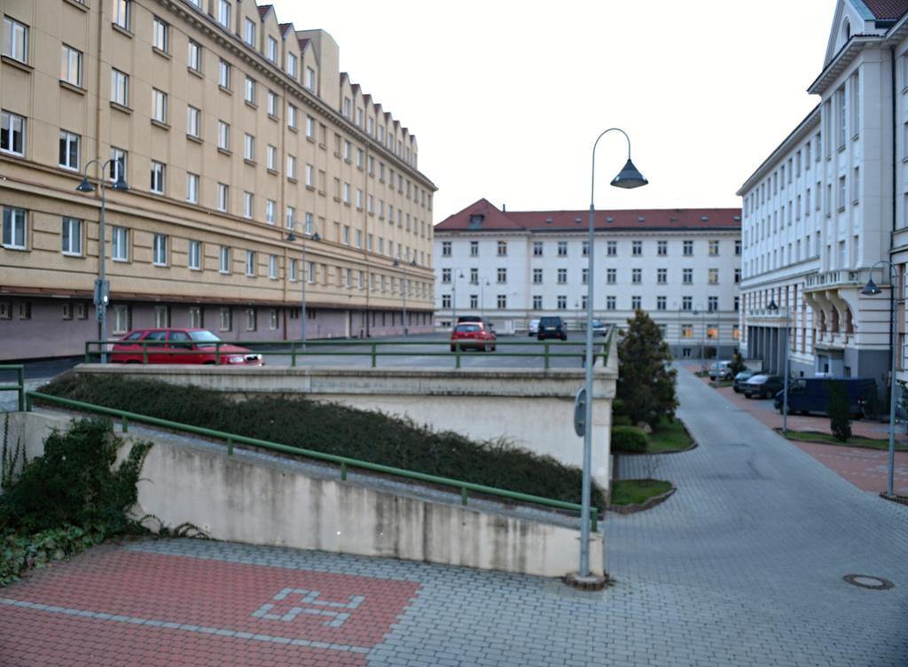 Masarykova Kolej Hotel Praga Esterno foto